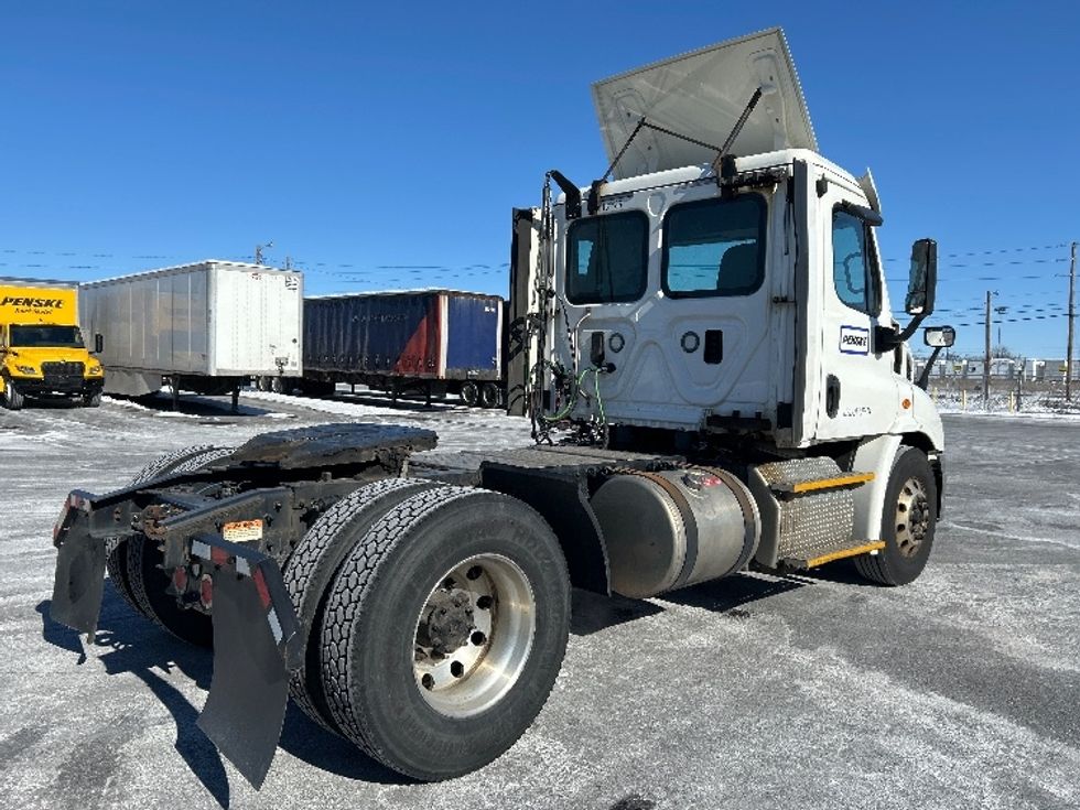 Day Cab Tractor-Heavy Duty Tractors-Freightliner-2017-Cascadia 11342ST-Harrisburg-PA-436,652\n\t\tmiles-$ 21,250 - Image 7