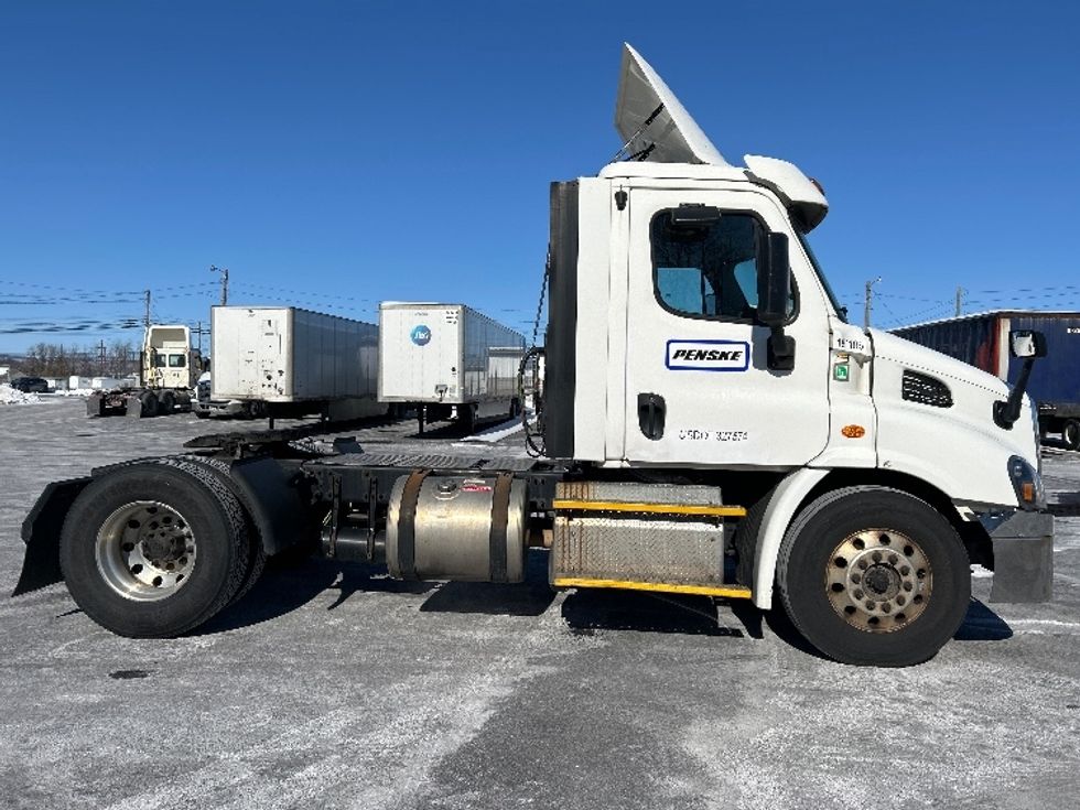 Day Cab Tractor-Heavy Duty Tractors-Freightliner-2017-Cascadia 11342ST-Harrisburg-PA-442,011\n\t\tmiles-$ 21,000 - Image 8