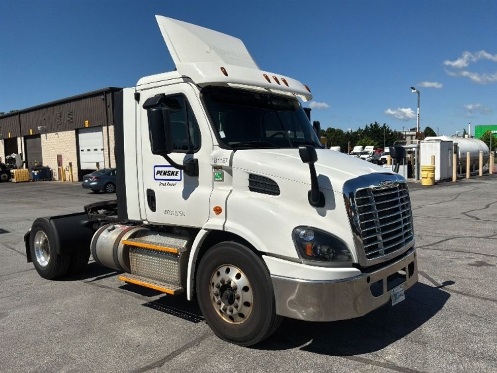 Day Cab Tractor-Heavy Duty Tractors-Freightliner-2017-Cascadia 11342ST-Harrisburg-PA-467,273\n\t\tmiles-$ 23,000 - Image 1