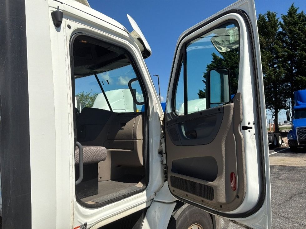 Day Cab Tractor-Heavy Duty Tractors-Freightliner-2017-Cascadia 11342ST-Harrisburg-PA-467,273\n\t\tmiles-$ 23,000 - Image 12