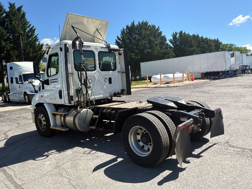 Day Cab Tractor-Heavy Duty Tractors-Freightliner-2017-Cascadia 11342ST-Harrisburg-PA-467,273\n\t\tmiles-$ 23,000 - Image 5