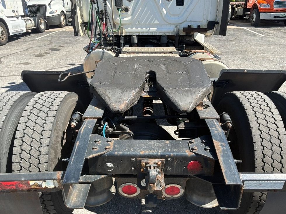 Day Cab Tractor-Heavy Duty Tractors-Freightliner-2017-Cascadia 11342ST-Harrisburg-PA-467,273\n\t\tmiles-$ 23,000 - Image 6