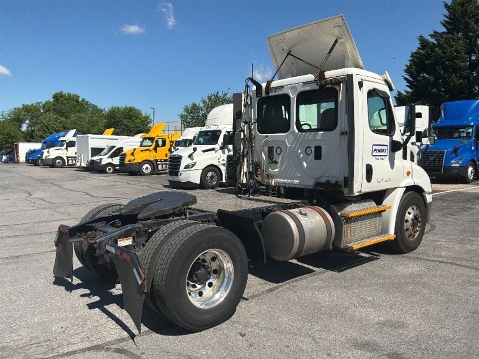 Day Cab Tractor-Heavy Duty Tractors-Freightliner-2017-Cascadia 11342ST-Harrisburg-PA-467,273\n\t\tmiles-$ 23,000 - Image 7