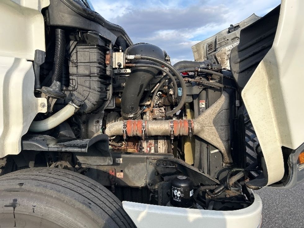 Day Cab Tractor-Heavy Duty Tractors-Freightliner-2017-Cascadia 11342ST-Harrisburg-PA-489,022\n\t\tmiles-$ 21,500 - Image 15