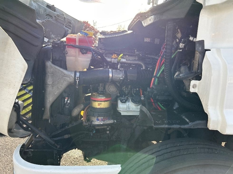 Day Cab Tractor-Heavy Duty Tractors-Freightliner-2017-Cascadia 11342ST-Harrisburg-PA-489,022\n\t\tmiles-$ 21,500 - Image 16