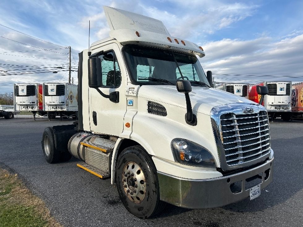 Day Cab Tractor-Heavy Duty Tractors-Freightliner-2017-Cascadia 11342ST-Harrisburg-PA-500,211\n\t\tmiles-$ 20,500 - Image 1
