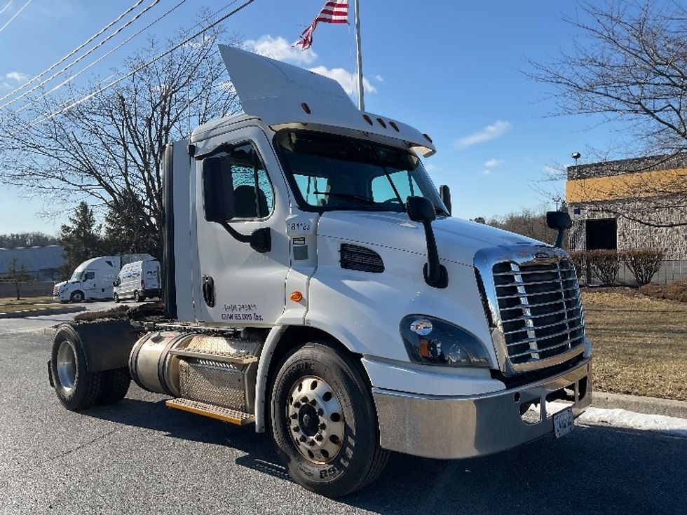 Day Cab Tractor-Heavy Duty Tractors-Freightliner-2017-Cascadia 11342ST-Harrisburg-PA-507,997\n\t\tmiles-$ 24,250 - Image 1
