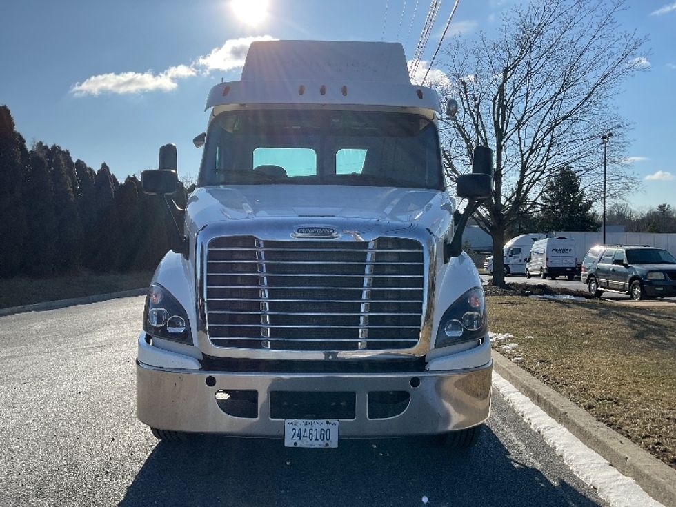 Day Cab Tractor-Heavy Duty Tractors-Freightliner-2017-Cascadia 11342ST-Harrisburg-PA-507,997\n\t\tmiles-$ 24,250 - Image 2