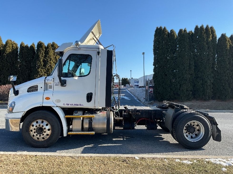 Day Cab Tractor-Heavy Duty Tractors-Freightliner-2017-Cascadia 11342ST-Harrisburg-PA-507,997\n\t\tmiles-$ 24,250 - Image 4