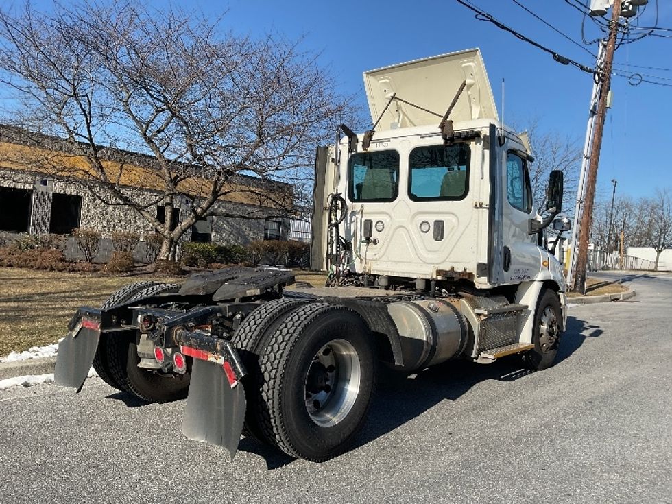 Day Cab Tractor-Heavy Duty Tractors-Freightliner-2017-Cascadia 11342ST-Harrisburg-PA-507,997\n\t\tmiles-$ 24,250 - Image 7
