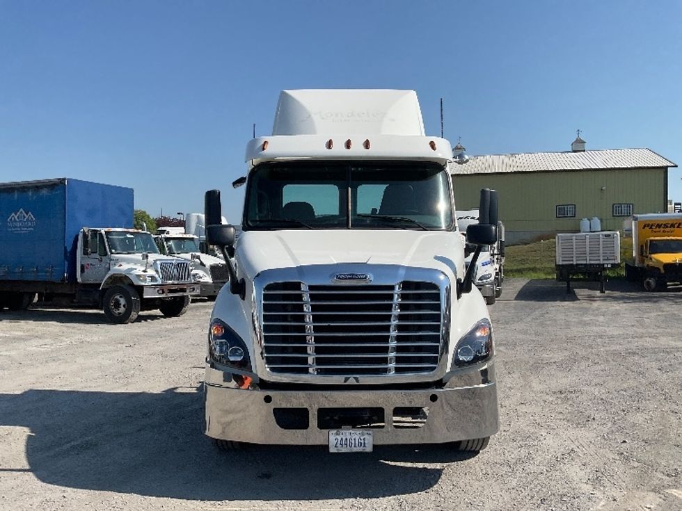 Day Cab Tractor-Heavy Duty Tractors-Freightliner-2017-Cascadia 11342ST-Harrisburg-PA-511,036\n\t\tmiles-$ 22,500 - Image 2