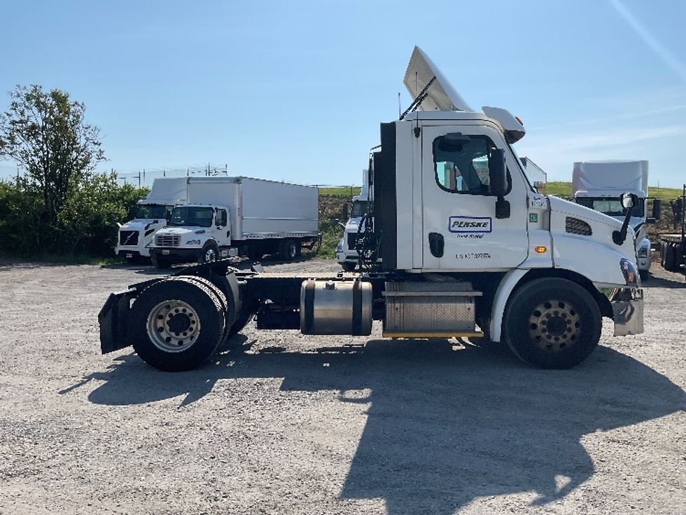Day Cab Tractor-Heavy Duty Tractors-Freightliner-2017-Cascadia 11342ST-Harrisburg-PA-511,036\n\t\tmiles-$ 22,500 - Image 8