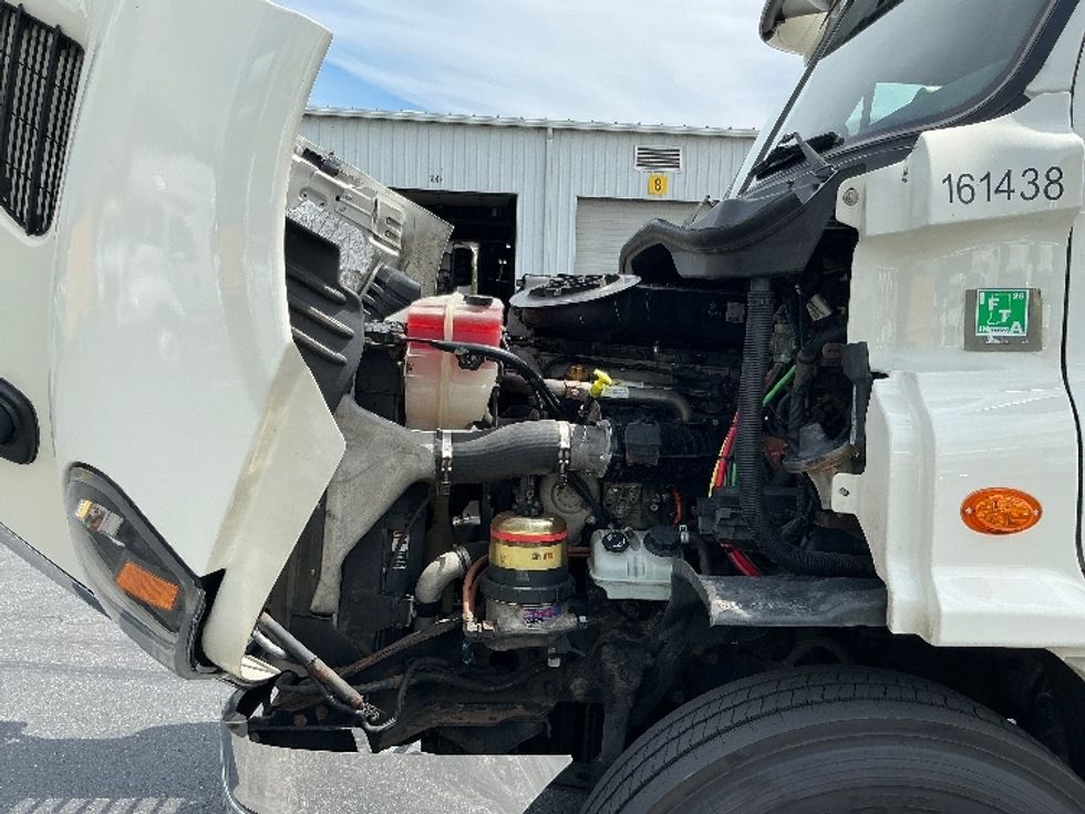Day Cab Tractor-Heavy Duty Tractors-Freightliner-2017-Cascadia 11342ST-Harrisburg-PA-535,861\n\t\tmiles-$ 21,000 - Image 16