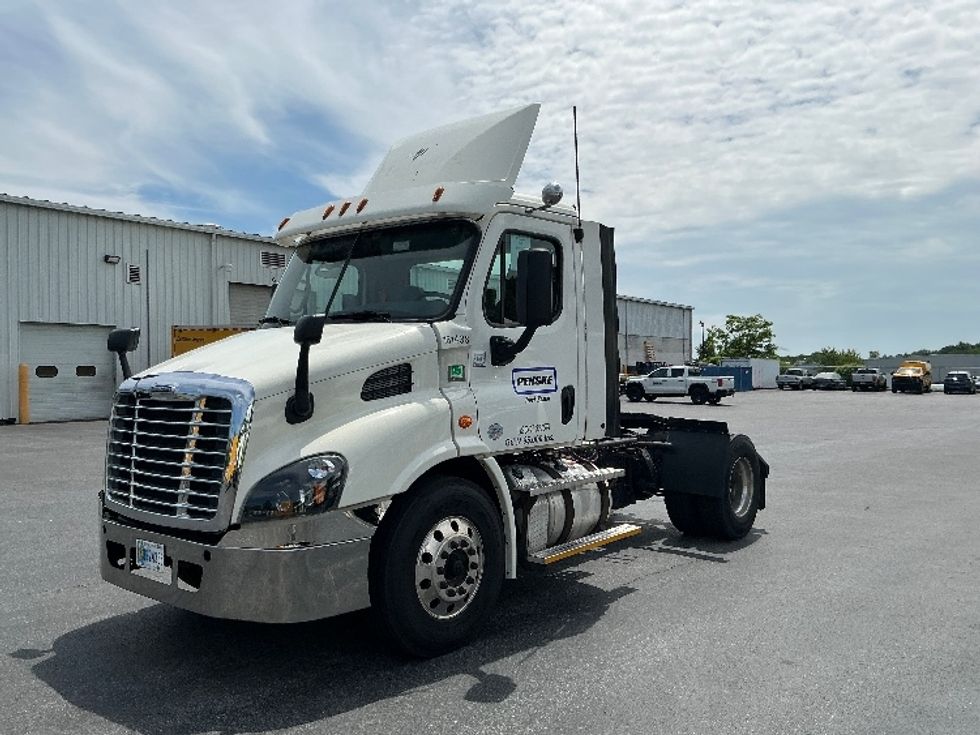 Day Cab Tractor-Heavy Duty Tractors-Freightliner-2017-Cascadia 11342ST-Harrisburg-PA-535,861\n\t\tmiles-$ 21,000 - Image 3