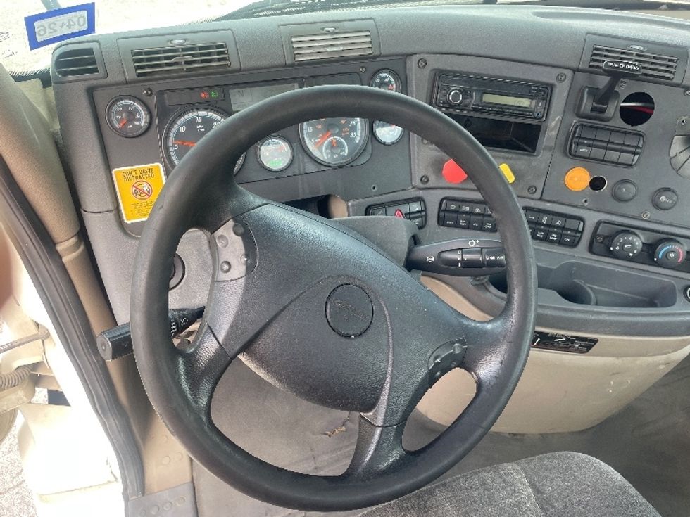 Day Cab Tractor-Heavy Duty Tractors-Freightliner-2017-Cascadia 11342ST-Houston-TX-328,370\n\t\tmiles-$ 31,750 - Image 10