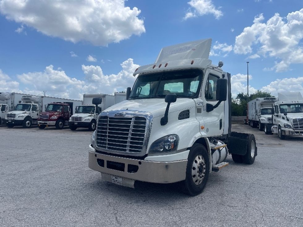 Day Cab Tractor-Heavy Duty Tractors-Freightliner-2017-Cascadia 11342ST-Houston-TX-328,370\n\t\tmiles-$ 31,750 - Image 3