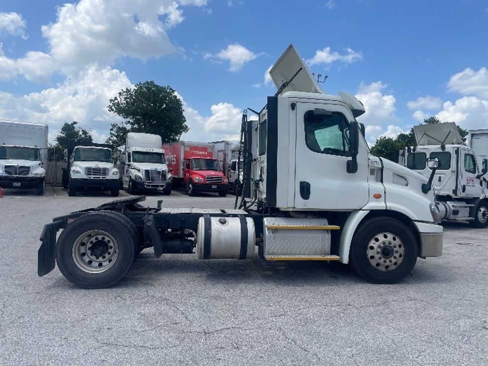 Day Cab Tractor-Heavy Duty Tractors-Freightliner-2017-Cascadia 11342ST-Houston-TX-328,370\n\t\tmiles-$ 31,750 - Image 7