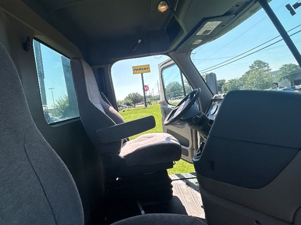 Day Cab Tractor-Heavy Duty Tractors-Freightliner-2017-Cascadia 11342ST-Jackson-MS-603,052\n\t\tmiles-$ 16,750 - Image 14