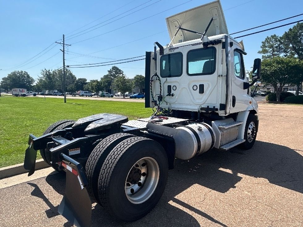 Day Cab Tractor-Heavy Duty Tractors-Freightliner-2017-Cascadia 11342ST-Jackson-MS-603,052\n\t\tmiles-$ 16,750 - Image 7
