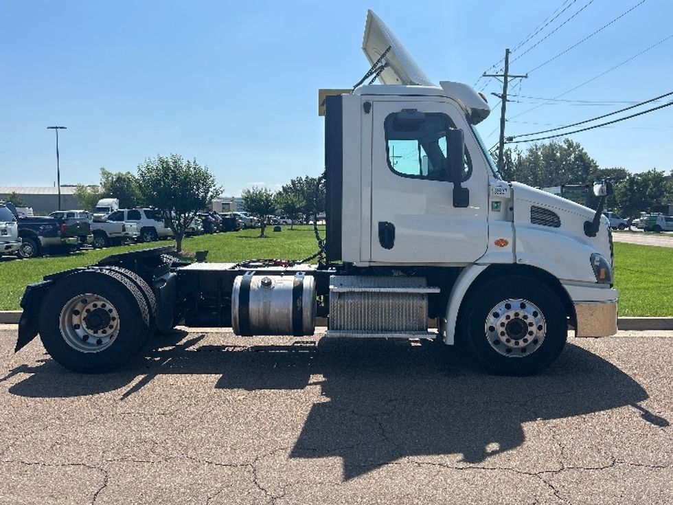 Day Cab Tractor-Heavy Duty Tractors-Freightliner-2017-Cascadia 11342ST-Jackson-MS-603,052\n\t\tmiles-$ 16,750 - Image 8