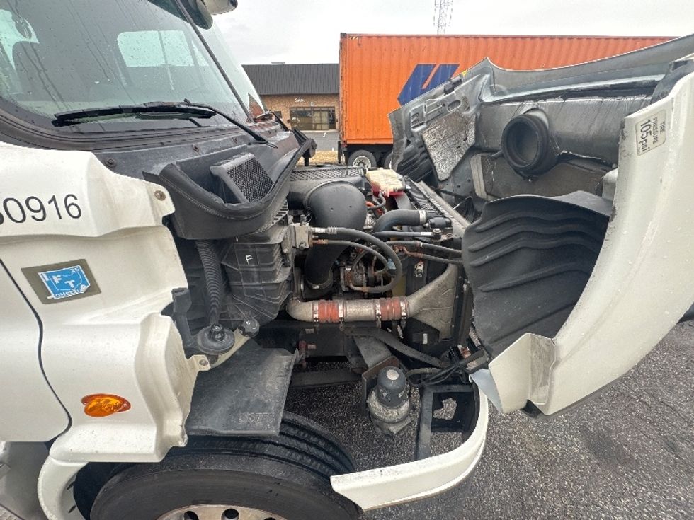 Day Cab Tractor-Heavy Duty Tractors-Freightliner-2017-Cascadia 11342ST-Jessup-MD-458,452\n\t\tmiles-$ 20,750 - Image 14