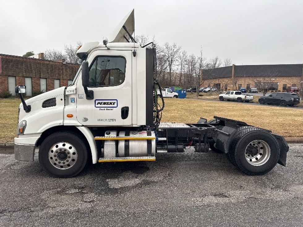 Day Cab Tractor-Heavy Duty Tractors-Freightliner-2017-Cascadia 11342ST-Jessup-MD-458,452\n\t\tmiles-$ 20,750 - Image 4