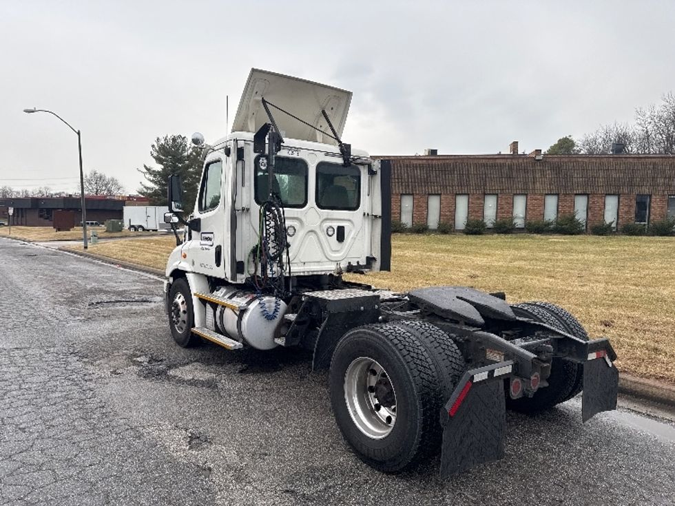Day Cab Tractor-Heavy Duty Tractors-Freightliner-2017-Cascadia 11342ST-Jessup-MD-458,452\n\t\tmiles-$ 20,750 - Image 5