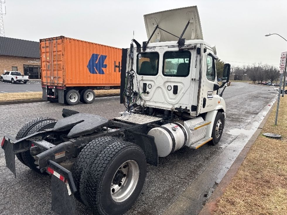Day Cab Tractor-Heavy Duty Tractors-Freightliner-2017-Cascadia 11342ST-Jessup-MD-458,452\n\t\tmiles-$ 20,750 - Image 7