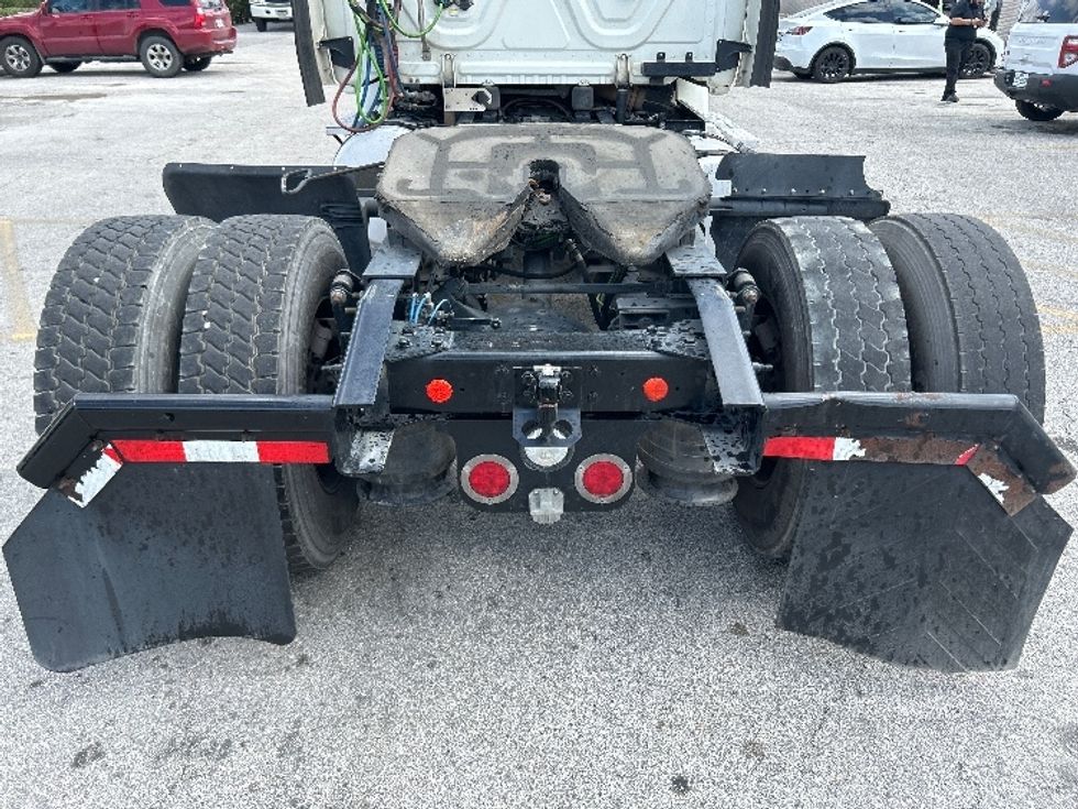 Day Cab Tractor-Heavy Duty Tractors-Freightliner-2017-Cascadia 11342ST-Katy-TX-385,423\n\t\tmiles-$ 25,500 - Image 6