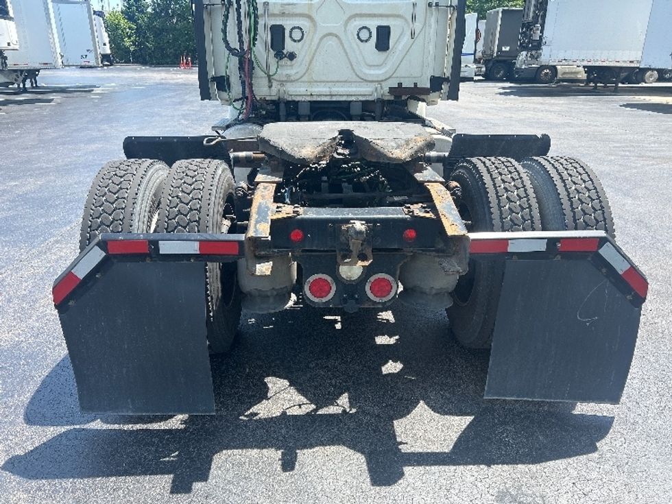 Day Cab Tractor-Heavy Duty Tractors-Freightliner-2017-Cascadia 11342ST-Louisville-KY-328,136\n\t\tmiles-$ 25,250 - Image 6