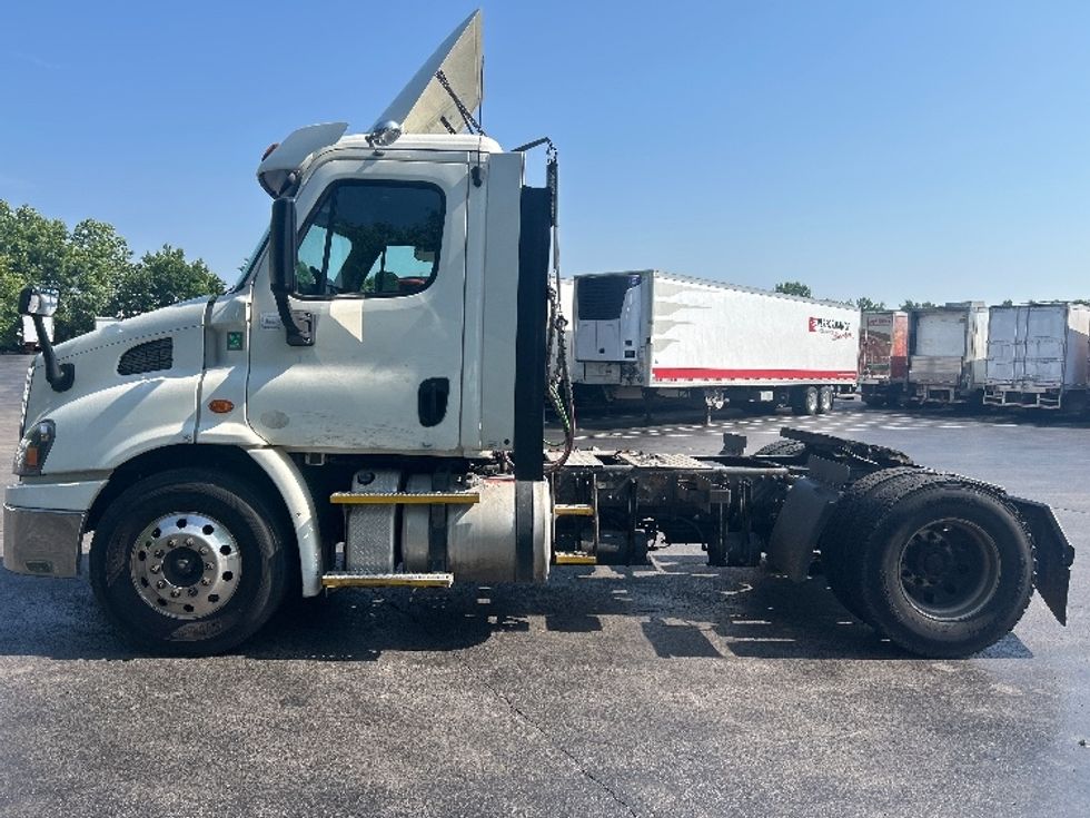 Day Cab Tractor-Heavy Duty Tractors-Freightliner-2017-Cascadia 11342ST-Louisville-KY-541,566\n\t\tmiles-$ 21,750 - Image 4