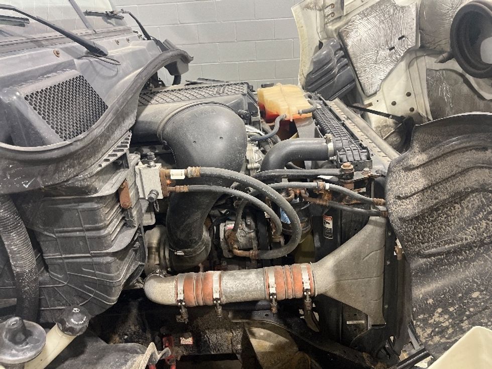 Day Cab Tractor-Heavy Duty Tractors-Freightliner-2017-Cascadia 11342ST-Middlefield-OH-399,160\n\t\tmiles-$ 26,000 - Image 16