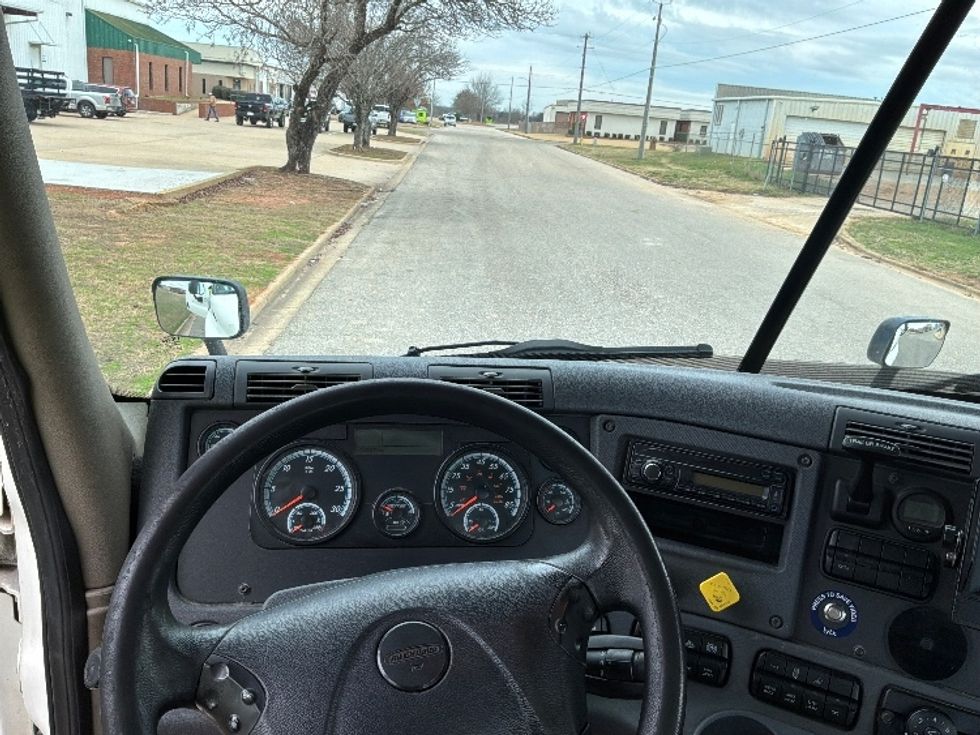 Day Cab Tractor-Heavy Duty Tractors-Freightliner-2017-Cascadia 11342ST-Montgomery-AL-524,827\n\t\tmiles-$ 23,250 - Image 11