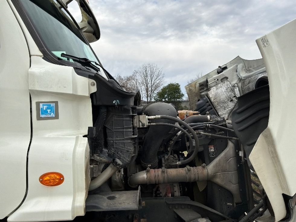 Day Cab Tractor-Heavy Duty Tractors-Freightliner-2017-Cascadia 11342ST-Montgomery-AL-524,827\n\t\tmiles-$ 23,250 - Image 15