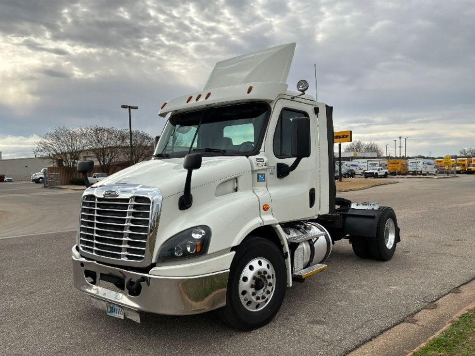 Day Cab Tractor-Heavy Duty Tractors-Freightliner-2017-Cascadia 11342ST-Montgomery-AL-524,827\n\t\tmiles-$ 23,250 - Image 3