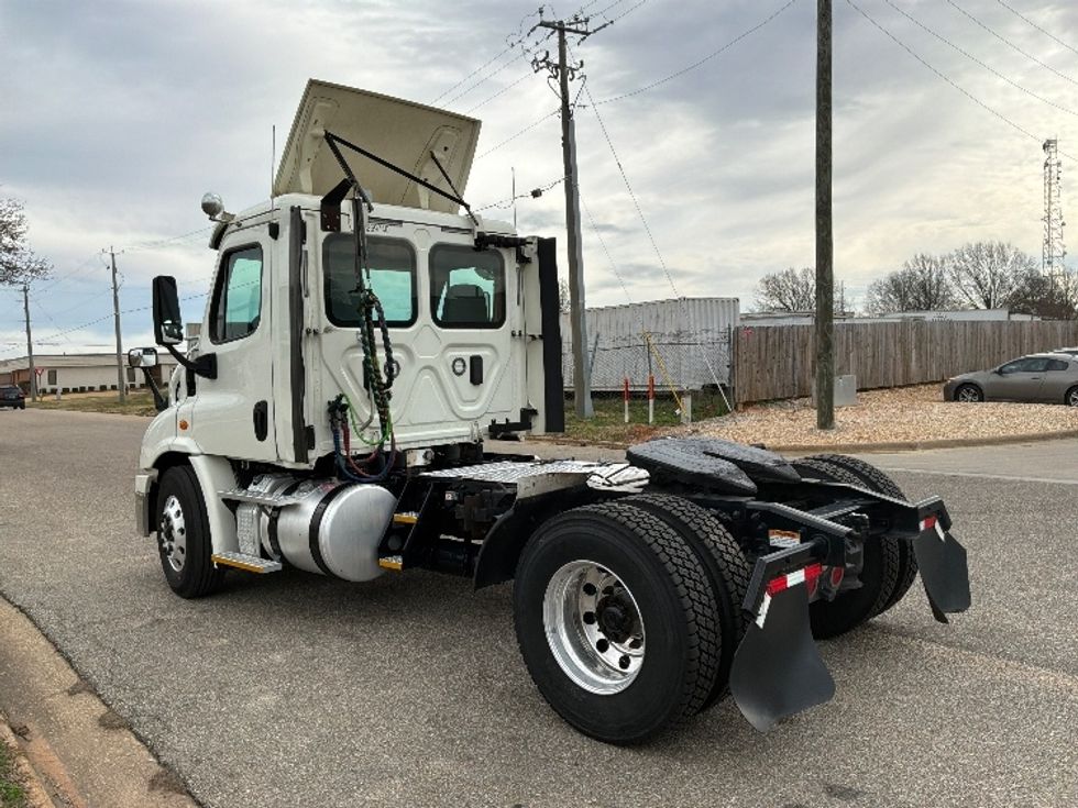Day Cab Tractor-Heavy Duty Tractors-Freightliner-2017-Cascadia 11342ST-Montgomery-AL-524,827\n\t\tmiles-$ 23,250 - Image 5