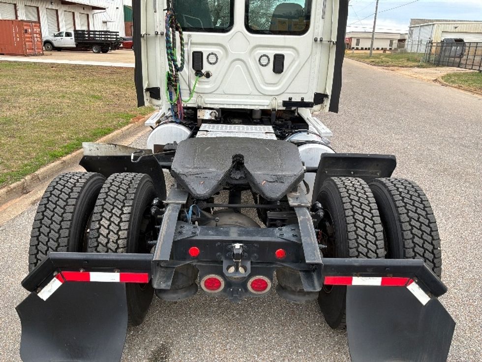 Day Cab Tractor-Heavy Duty Tractors-Freightliner-2017-Cascadia 11342ST-Montgomery-AL-524,827\n\t\tmiles-$ 23,250 - Image 6