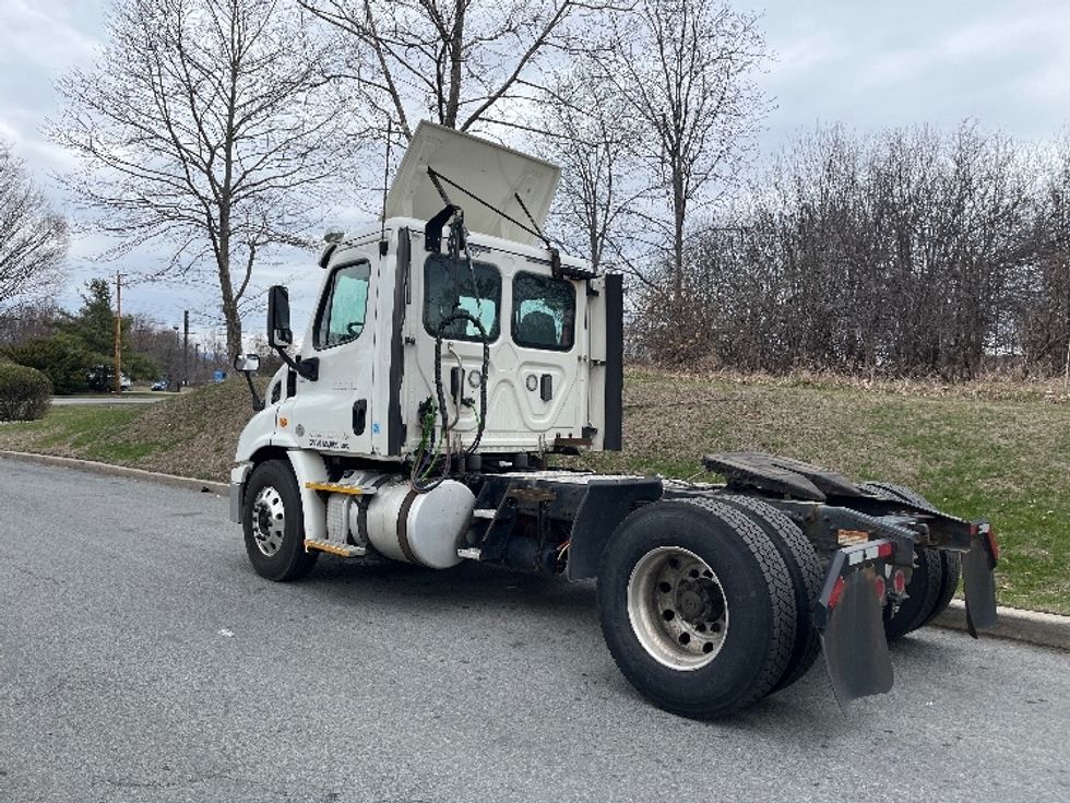 Day Cab Tractor-Heavy Duty Tractors-Freightliner-2017-Cascadia 11342ST-Montgomery-NY-279,578\n\t\tmiles-$ 27,750 - Image 5