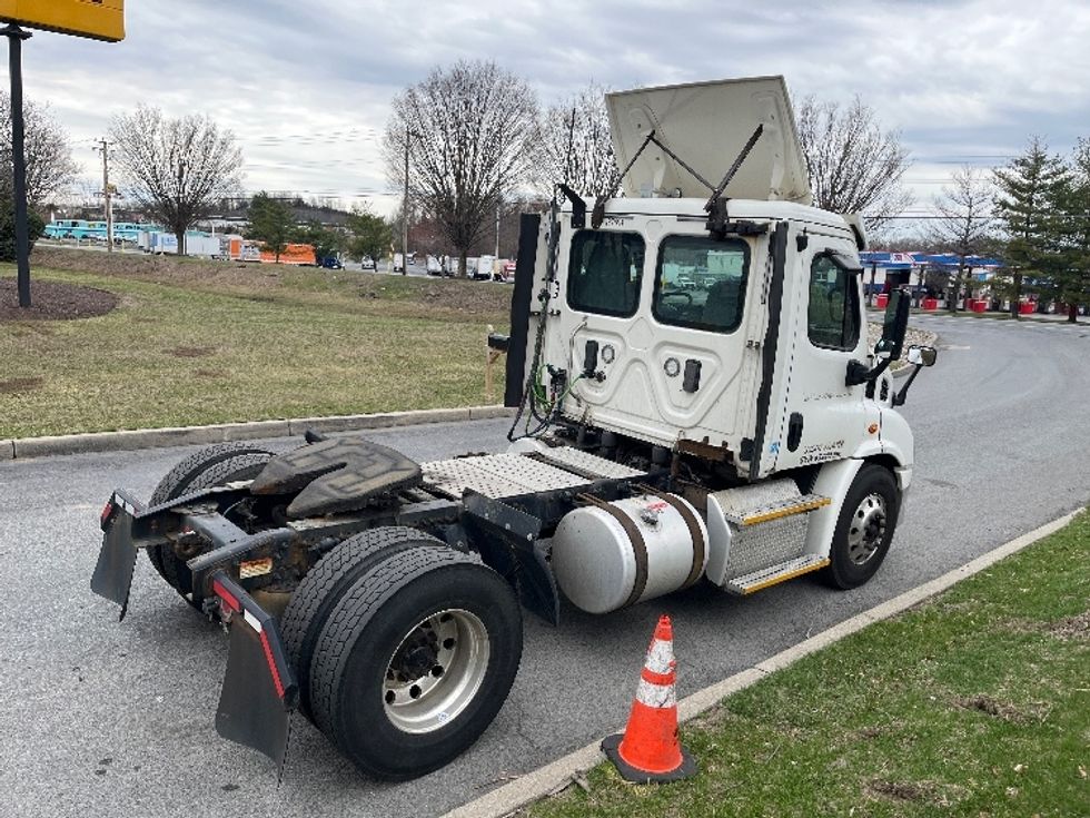 Day Cab Tractor-Heavy Duty Tractors-Freightliner-2017-Cascadia 11342ST-Montgomery-NY-279,578\n\t\tmiles-$ 27,750 - Image 7