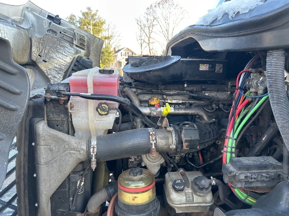 Day Cab Tractor-Heavy Duty Tractors-Freightliner-2017-Cascadia 11342ST-Montgomery-NY-300,630\n\t\tmiles-$ 23,250 - Image 15