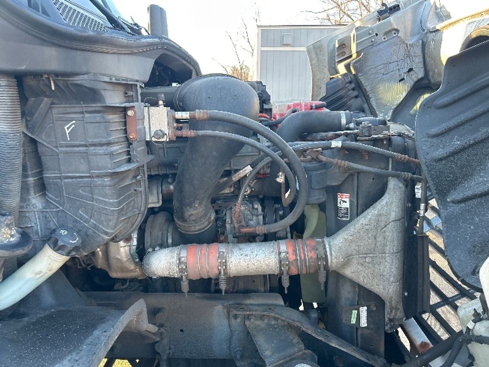 Day Cab Tractor-Heavy Duty Tractors-Freightliner-2017-Cascadia 11342ST-Montgomery-NY-323,429\n\t\tmiles-$ 23,250 - Image 15