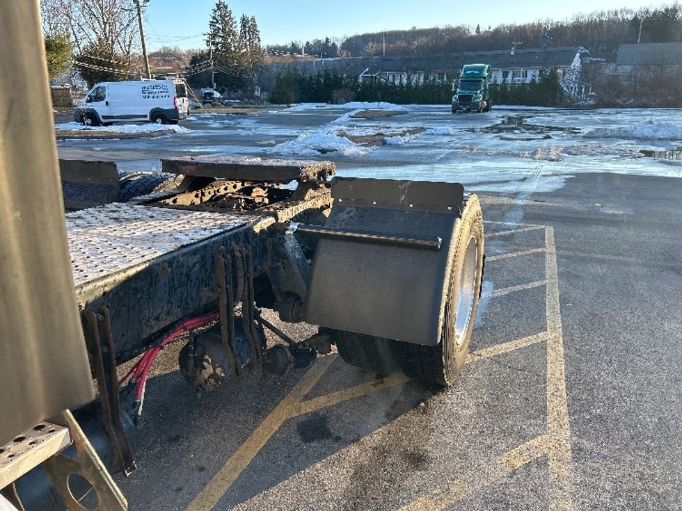 Day Cab Tractor-Heavy Duty Tractors-Freightliner-2017-Cascadia 11342ST-Montgomery-NY-323,429\n\t\tmiles-$ 23,250 - Image 18