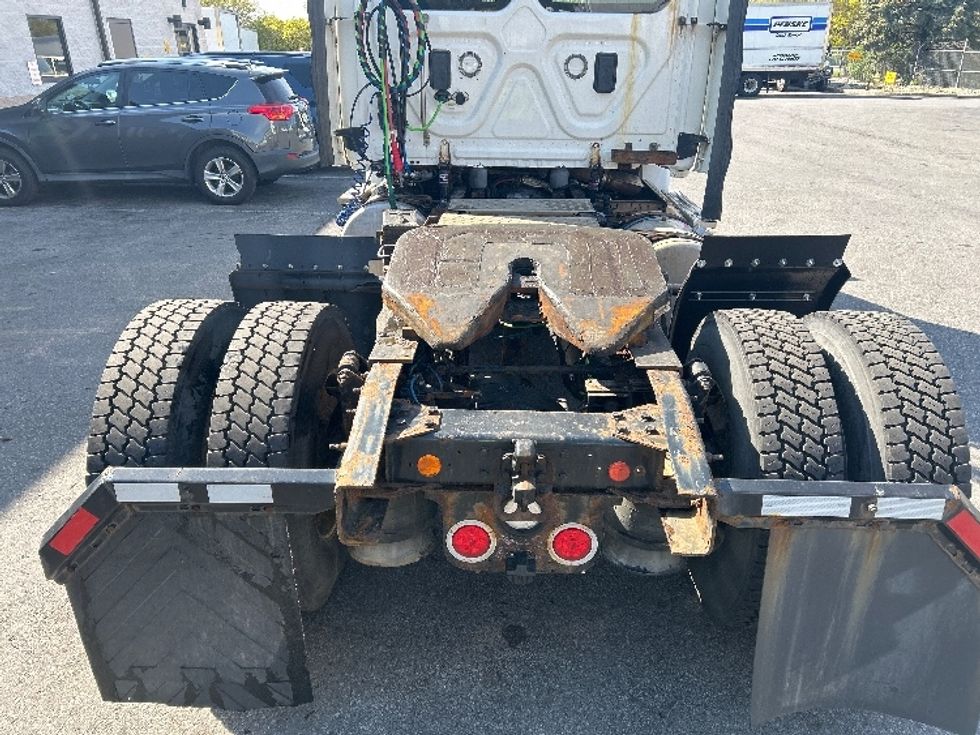 Day Cab Tractor-Heavy Duty Tractors-Freightliner-2017-Cascadia 11342ST-Montgomery-NY-432,007\n\t\tmiles-$ 23,750 - Image 6