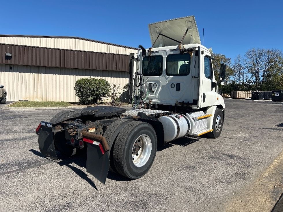 Day Cab Tractor-Heavy Duty Tractors-Freightliner-2017-Cascadia 11342ST-Nashville (Mount Juliet)-TN-330,385\n\t\tmiles-$ 29,250 - Image 7