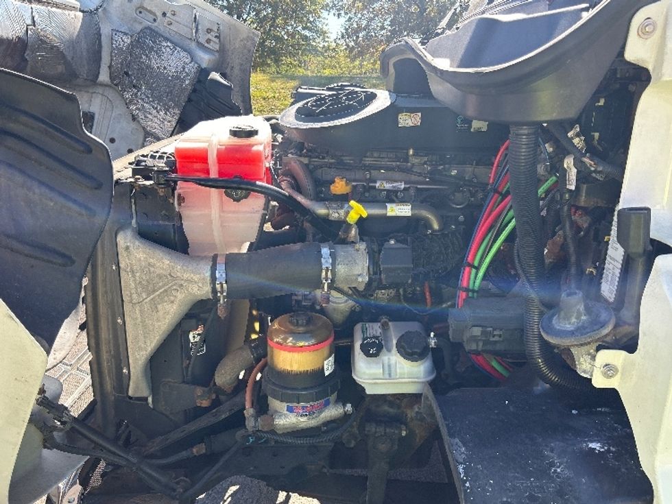 Day Cab Tractor-Heavy Duty Tractors-Freightliner-2017-Cascadia 11342ST-Nashville (Mount Juliet)-TN-330,385\n\t\tmiles-$ 29,250 - Image 16