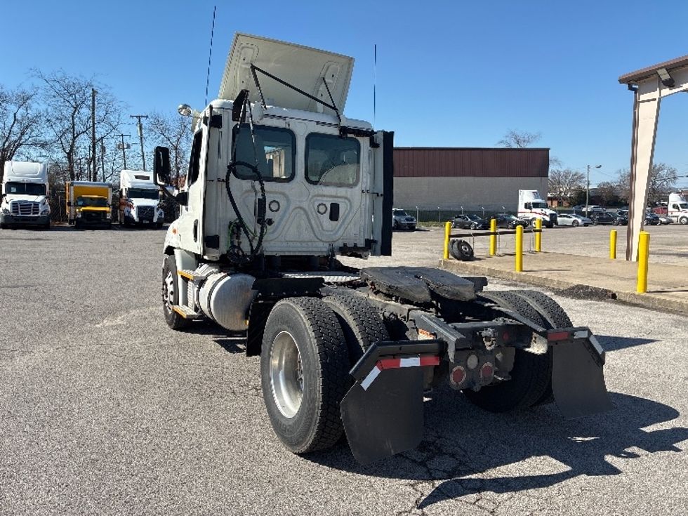Day Cab Tractor-Heavy Duty Tractors-Freightliner-2017-Cascadia 11342ST-Nashville (Mount Juliet)-TN-423,053\n\t\tmiles-$ 24,750 - Image 5