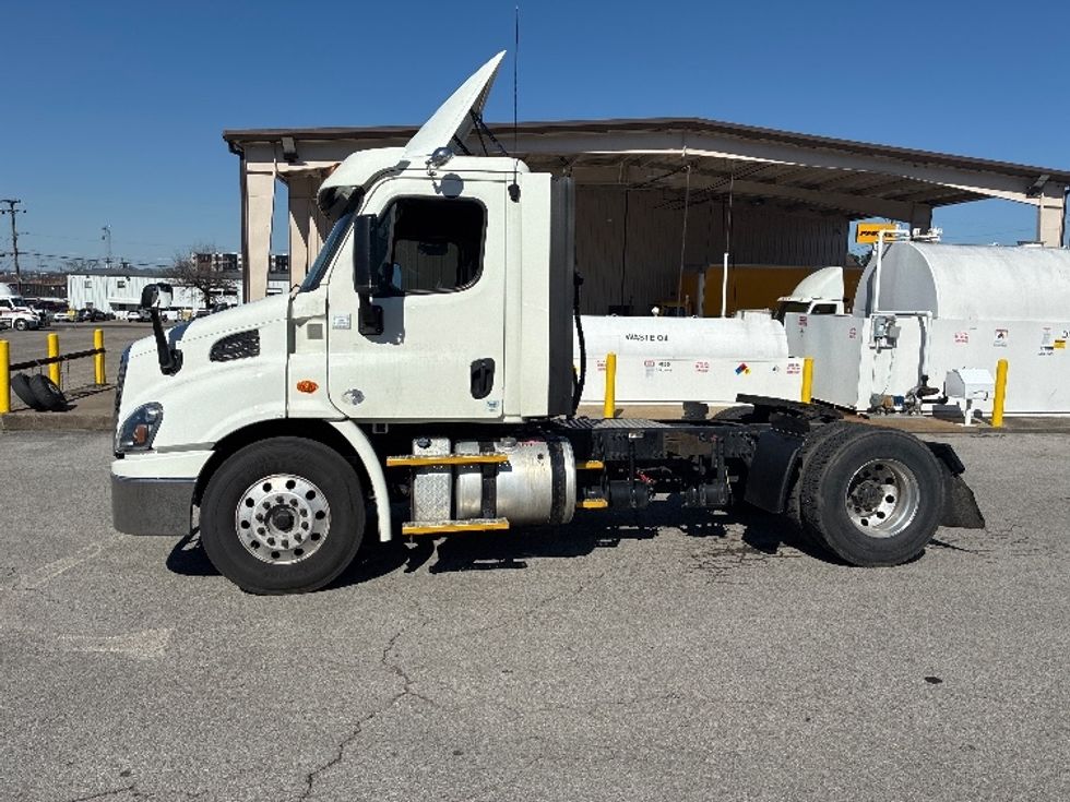 Day Cab Tractor-Heavy Duty Tractors-Freightliner-2017-Cascadia 11342ST-Nashville (Mount Juliet)-TN-423,053\n\t\tmiles-$ 24,750 - Image 4