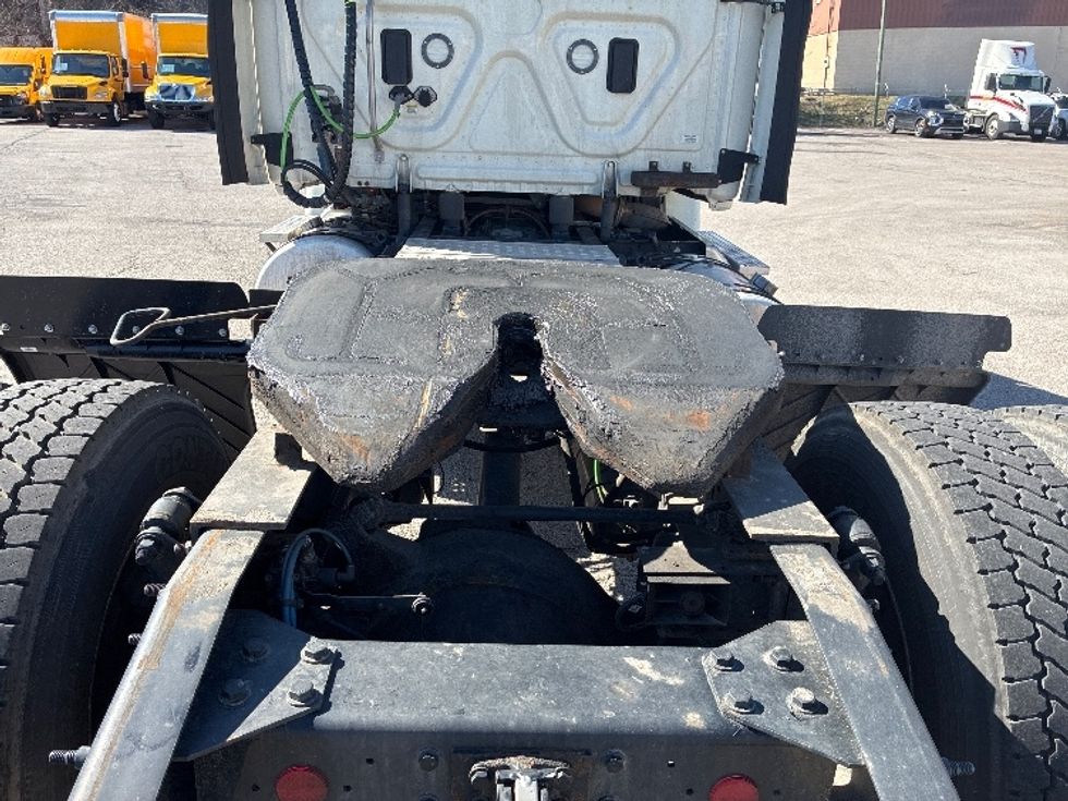 Day Cab Tractor-Heavy Duty Tractors-Freightliner-2017-Cascadia 11342ST-Nashville (Mount Juliet)-TN-423,053\n\t\tmiles-$ 24,750 - Image 6