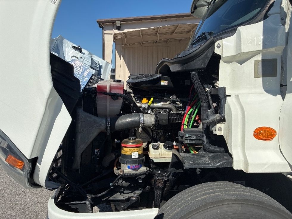 Day Cab Tractor-Heavy Duty Tractors-Freightliner-2017-Cascadia 11342ST-Nashville (Mount Juliet)-TN-423,053\n\t\tmiles-$ 24,750 - Image 16