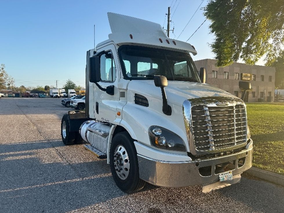 Day Cab Tractor-Heavy Duty Tractors-Freightliner-2017-Cascadia 11342ST-Ocala-FL-114,199\n\t\tmiles-$ 25,500 - Image 1